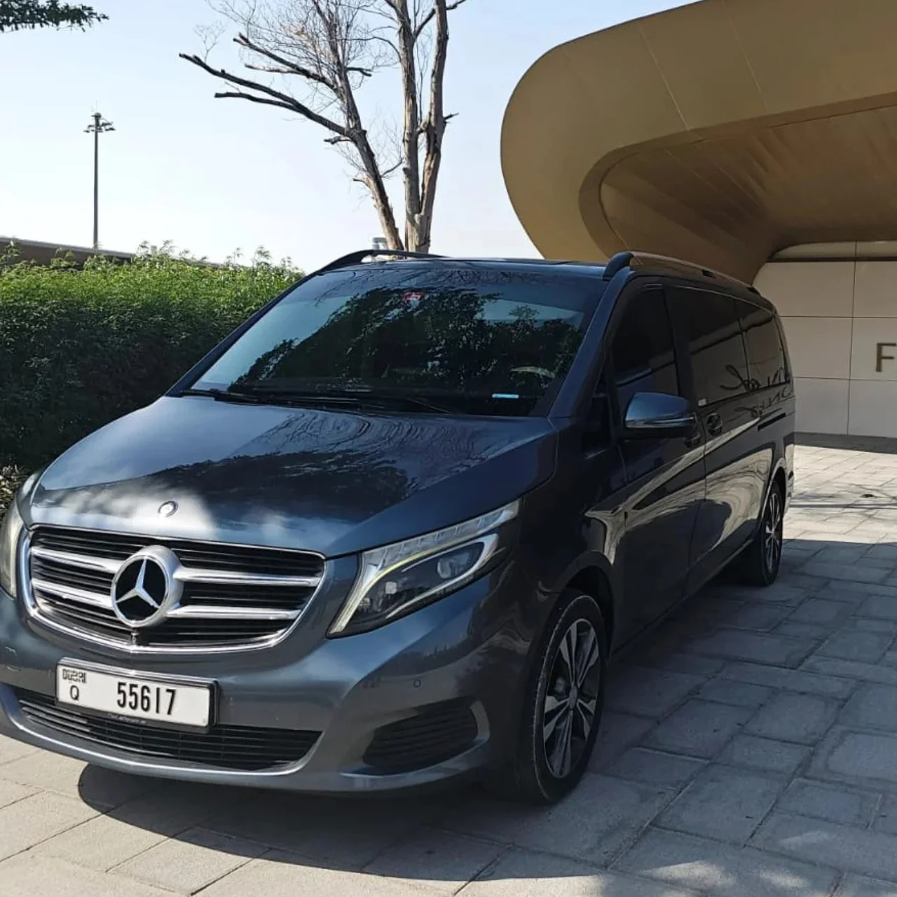 Mercedes-Benz V-Class V250 main gallery image