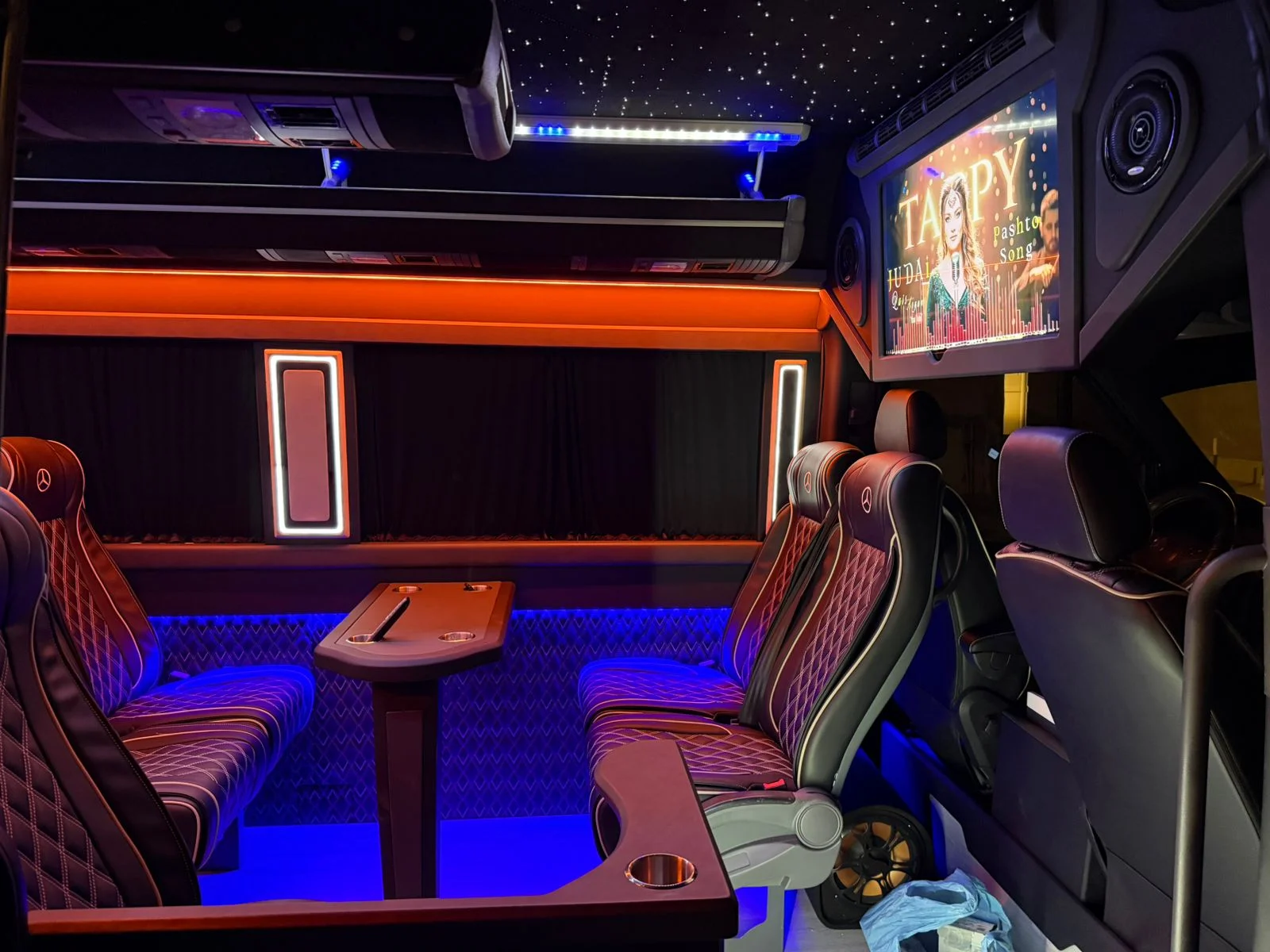Sprinter 18-Seater gallery image