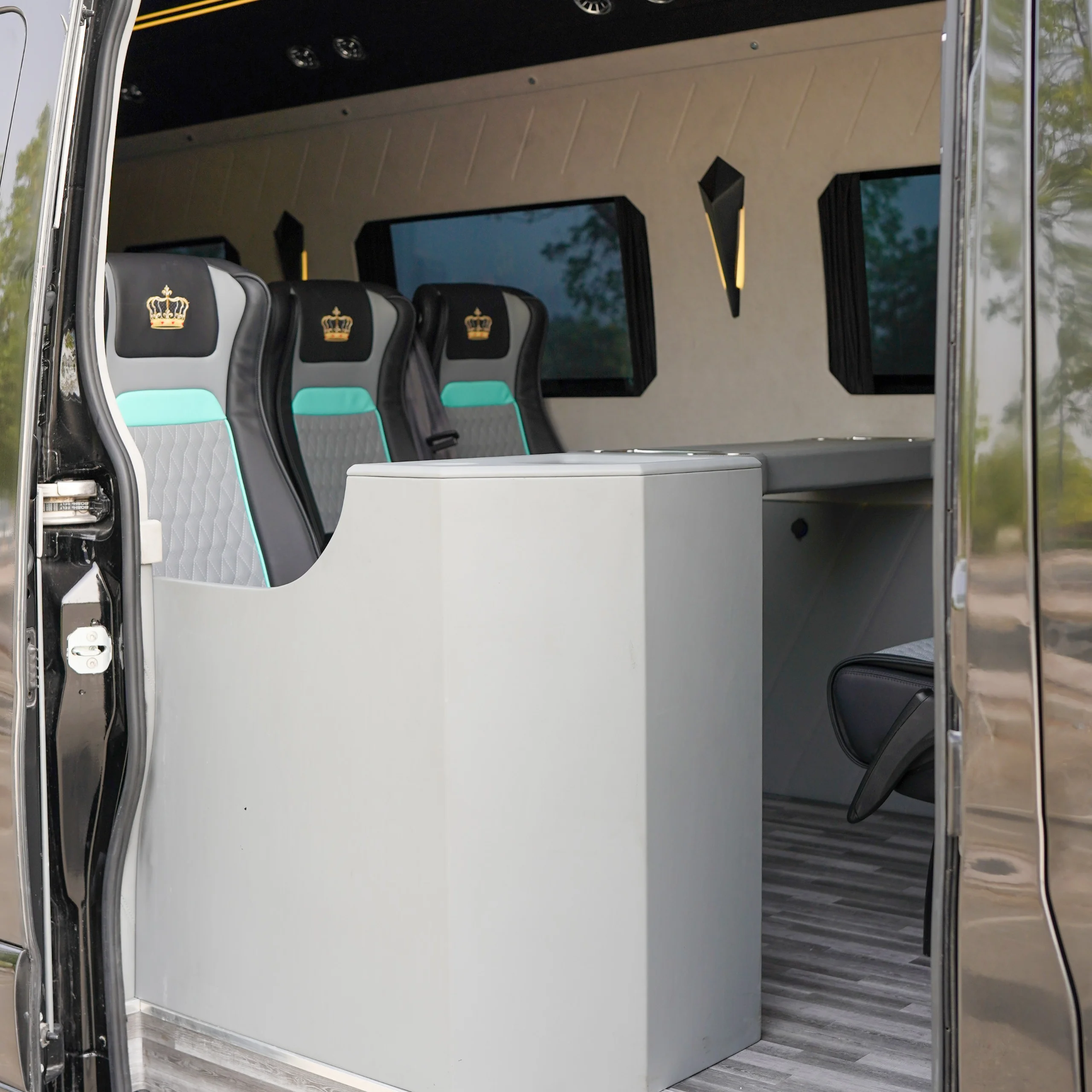 Sprinter Black gallery image