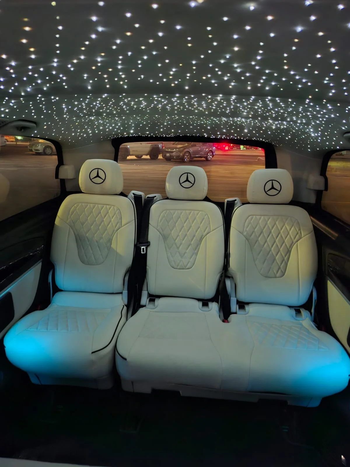 Mercedes-Benz V-Class V250 gallery image